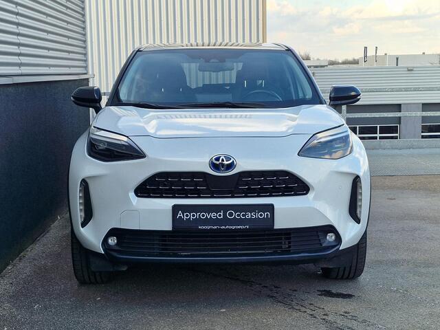 Toyota YARIS Cross 1.5 Hybrid Adventure CVT-Automaat Bi-Tone Parelmoer wit met zwart dak | Dodehoekdetectie | Achteruitrij camera| Stoelverwarming | Adaptive cruise control | Trekhaak | All season banden | Keyless | Parkeersensoren |
