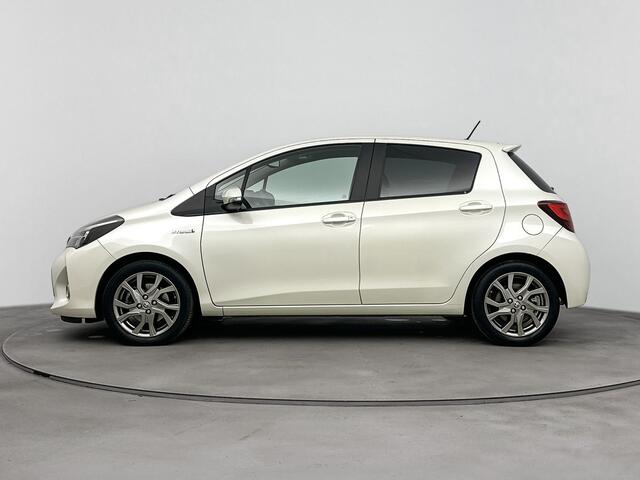 Toyota YARIS 1.5 Hybrid Dynamic | Navigatie | Panoramadak | Climate Control | Cruise Control |