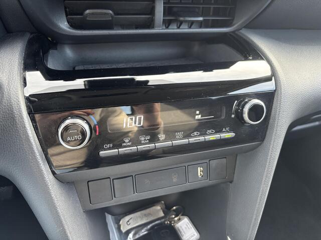 Toyota YARIS Cross 1.5 Hybrid 115 Dynamic Edition | Apple Carplay/Android Auto | Parkeersensoren voor + achter | Smart key | Privacy glass | Toyota garantie tot 2034!
