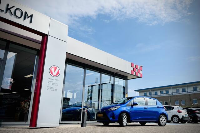 Toyota YARIS 1.5 Hyb. Active / CLIMA / CAMERA / CRUISE