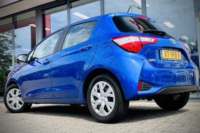 Toyota YARIS 1.5 Hyb. Active / CLIMA / CAMERA / CRUISE