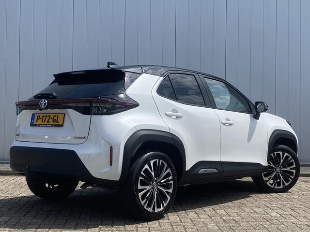 Toyota YARIS Cross 1.5 Hybrid Executive Panorama Trekhaak NL Auto HUD PDC Navi Carplay Stoel Verw