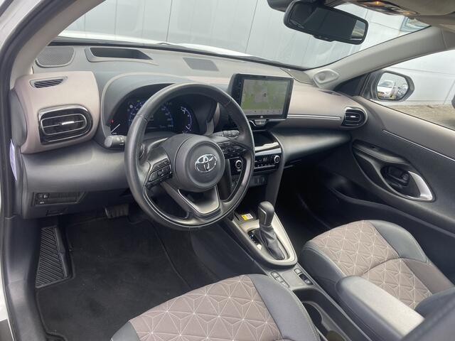 Toyota YARIS Cross 1.5 Hybrid Executive Panorama Trekhaak NL Auto HUD PDC Navi Carplay Stoel Verw