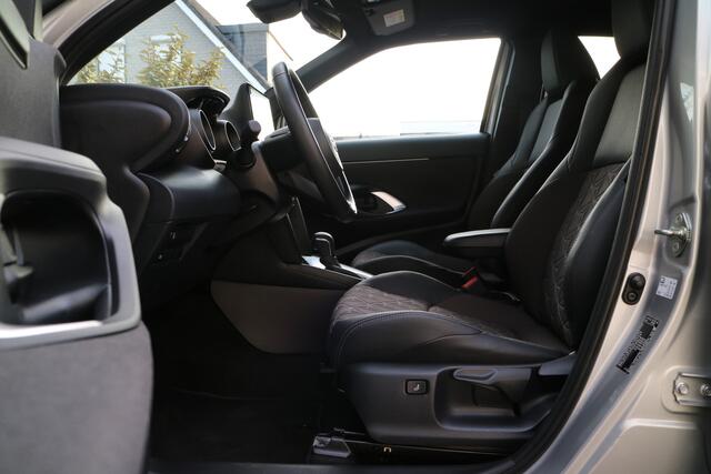 Toyota YARIS Cross 1.5 Hybrid Executive | AWD | Compleet! | Als Nieuw! |