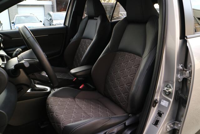 Toyota YARIS Cross 1.5 Hybrid Executive | AWD | Compleet! | Als Nieuw! |