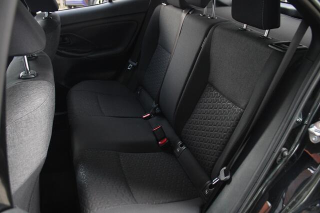 Toyota YARIS Cross 1.5 Hybrid Dynamic Navigatie, Achteruitrijcamera, Climate Control, Bluetooth