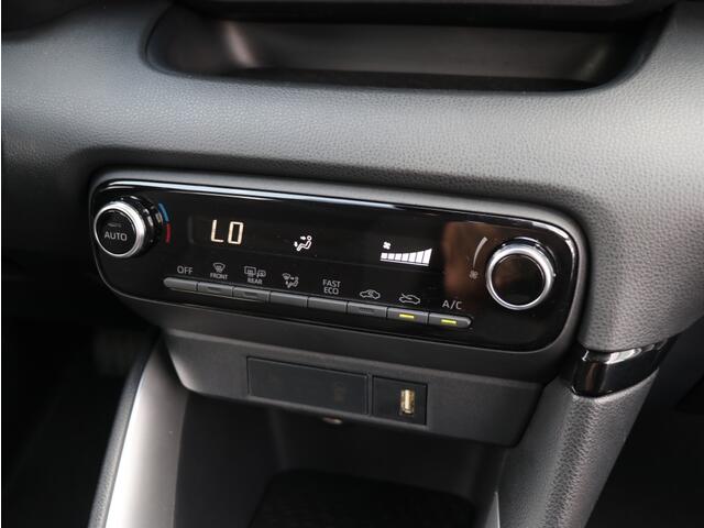 Toyota YARIS 1.5 Hybrid Active I Navi I Climate Control I Cruise Control