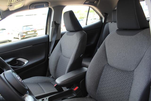 Toyota YARIS Cross 1.5 Hybrid Dynamic Plus | Rijklaar | HUD | Elek achterklep | Stoel/Stuur-verwarming | Apple/Android