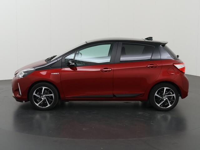 Toyota YARIS 1.5 Hybrid Dynamic | Panoramadak | Climate Control | Parkeercamera | Cruise control |