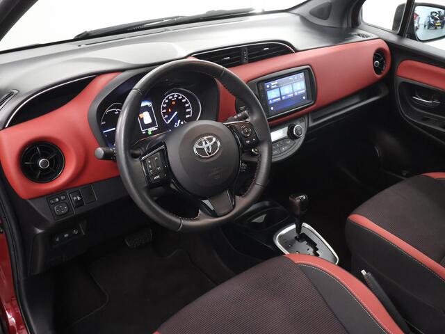 Toyota YARIS 1.5 Hybrid Dynamic | Panoramadak | Climate Control | Parkeercamera | Cruise control |