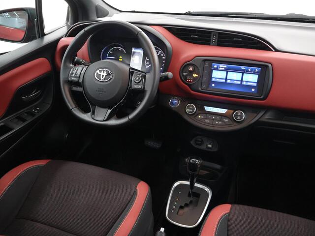 Toyota YARIS 1.5 Hybrid Dynamic | Panoramadak | Climate Control | Parkeercamera | Cruise control |