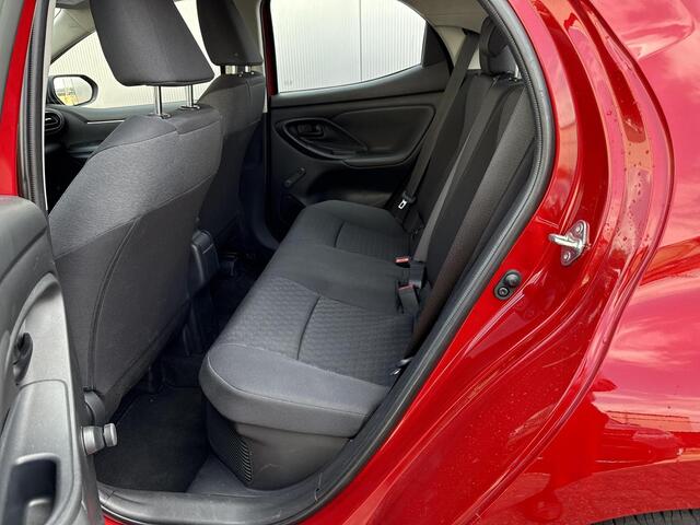 Toyota YARIS 1.5 Hybrid Active **APPLE CARPLAY/ AIRCO/ ADAPTIEF CRUISE CONTROL/ 36 MAANDEN GARANTIE**