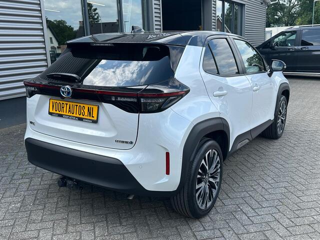 Toyota YARIS Cross 1.5 Hybrid Adventure | Panodak | Navigatie | Apple Carplay | Trekhaak Afneembaar | 360 Camera | Elektrische Achterklep |