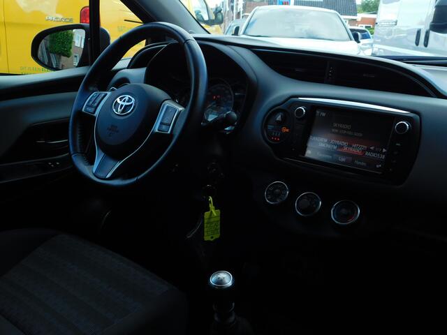 Toyota YARIS 1.3 VVT-i Aspiration | Navi | Design Pack