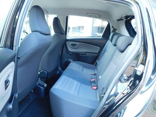 Toyota YARIS 1.3 VVT-i Aspiration | Navi | Design Pack