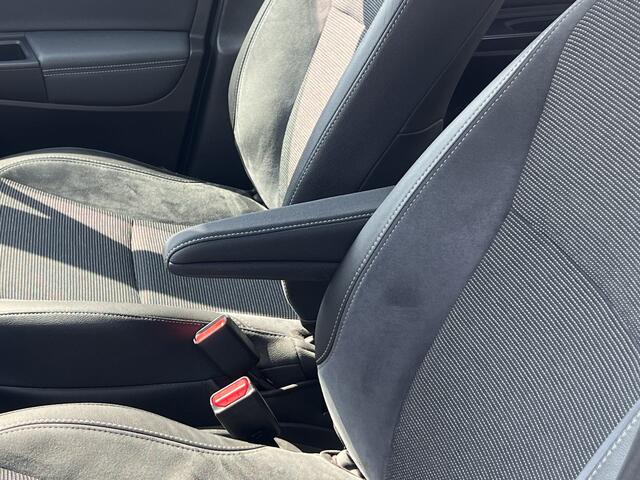 Toyota YARIS 1.5 Hybrid Executive | Navigatie | Trekhaak