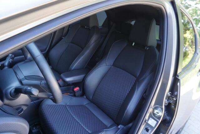 Toyota YARIS 1.5 Hybrid Dynamic | Camera | ACC | HUD | Winter Pakket | Smart Connect met 9 inch scherm |