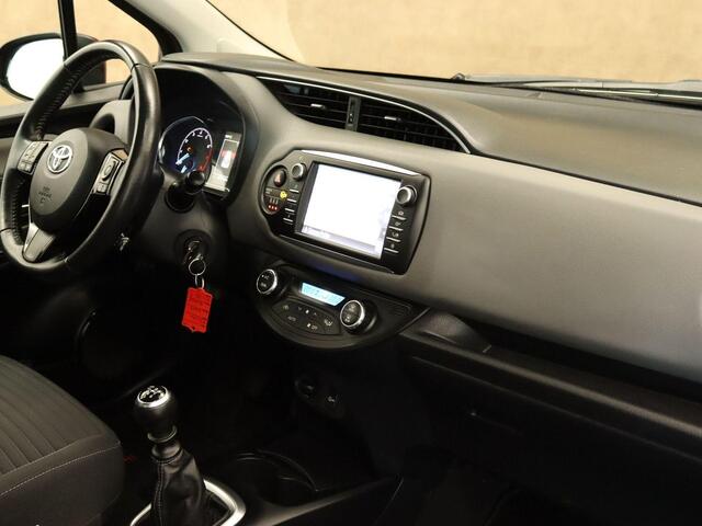 Toyota YARIS 1.5 VVT-i Aspiration - ORIGINEEL NEDERLANDSE AUTO - CLIMATE CONTROL - NAVIGATIE - CAMERA - LEDEREN STUUR - CRUISE CONTROL - BLUETOOTH - 6 VERSNELLINGEN - BOTSHERKENNING