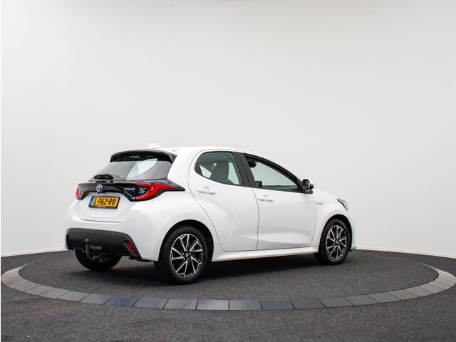 Toyota YARIS 1.5 Hybrid Dynamic | Trekhaak | Camera | Stoelverwarming