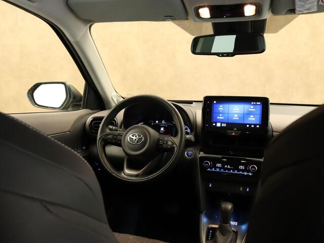 Toyota YARIS Cross 1.5 Hybrid Executive ORIGINEEL NEDERLANDSE AUTO - TREKHAAK 750KG GEREMD TREKGEWICHT - HEAD-UP DISPLAY - PARKEERSENSOREN VOOR EN ACHTER - JBL GELUIDSINSTALLATIE - STOEL VERWARMING - DRAADLOZE OPLADER - DODEHOEK DETECTIE