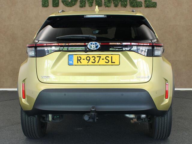 Toyota YARIS Cross 1.5 Hybrid Executive ORIGINEEL NEDERLANDSE AUTO - TREKHAAK 750KG GEREMD TREKGEWICHT - HEAD-UP DISPLAY - PARKEERSENSOREN VOOR EN ACHTER - JBL GELUIDSINSTALLATIE - STOEL VERWARMING - DRAADLOZE OPLADER - DODEHOEK DETECTIE