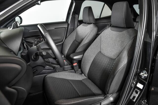 Toyota YARIS Cross 1.5 Hybrid 115 First Edition (Facelift) | Dig.Cockpit | Adapt.Cruise | Stoelverwarming | Camera | PDC | App.Connect | Auto.Airco | LM 17" | 9401