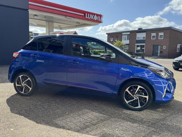 Toyota YARIS 1.5 Hybrid Executive *PANO/CAMERA/CRUISE*