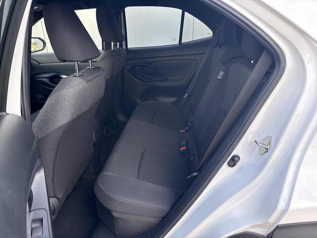Toyota YARIS Cross 1.5 Hybrid First Edition **NAVIGATIE/ KEYLESS/ CRUISE CONTROL ADAPTIEF/ 36 MAANDEN GARANTIE**