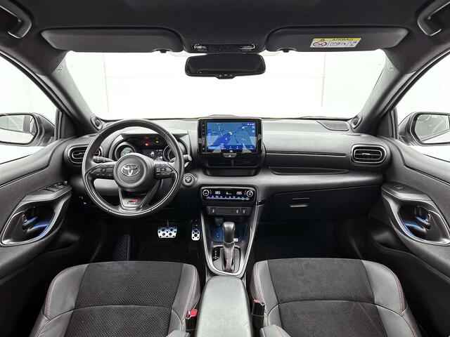 Toyota YARIS 1.5 Hybrid GR Sport Limited | JBL | Sportstoelen | Stoelverwarming | Blindspot | Navigatie |