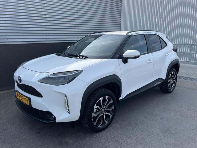 Toyota YARIS Cross 1.5 Hybrid Dynamic Navigatie, 1e eign. NL-Auto, LMV + All season banden, Privacy glass, Smart Key, Achteruitrijcamera, LED, Adaptieve cruise control