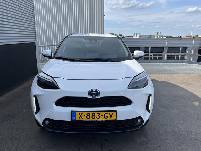Toyota YARIS Cross 1.5 Hybrid Dynamic Navigatie, 1e eign. NL-Auto, LMV + All season banden, Privacy glass, Smart Key, Achteruitrijcamera, LED, Adaptieve cruise control