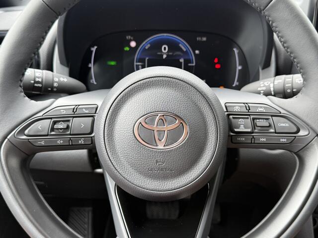 Toyota YARIS Cross 1.5 Hybrid 115 Dynamic Comfort Pack Blind Spot, Parkeersensoren, stoelverwarming etc.