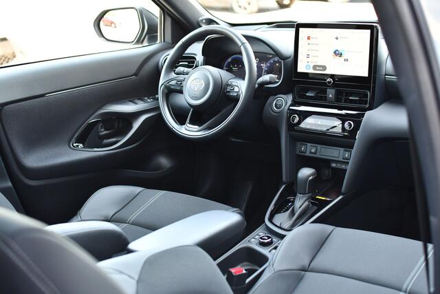 Toyota YARIS Cross 1.5 Hybrid 130 AWD Launch Edition AWD Limited 130pk | Panoramadak | JBL | HUD | Dodehoekdetectie |
