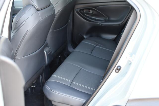 Toyota YARIS Cross 1.5 Hybrid 130 AWD Launch Edition AWD Limited 130pk | Panoramadak | JBL | HUD | Dodehoekdetectie |