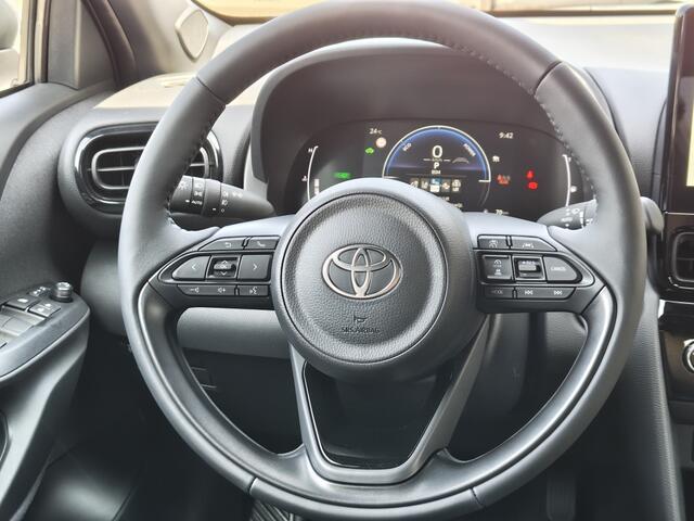 Toyota YARIS 1.5 Hybrid 130 Dynamic | Comfort Pack | Sensoren v/a | Stoelverw
