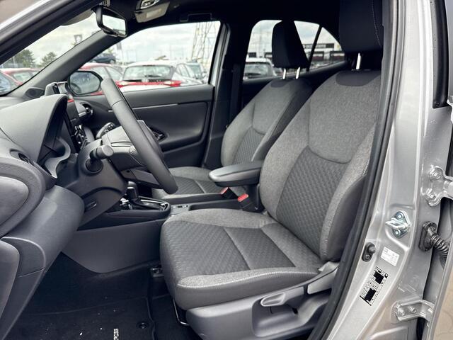 Toyota YARIS Cross 1.5 Hybrid 115 First Edition **STOEL EN STUURWIELVERWARMING/ KEYLESS/ ADAPTIEVE CRUISE CONTROL/ 36 MAANDEN GARANTIE**