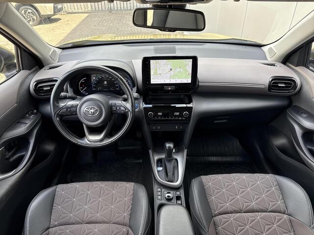Toyota YARIS Cross 1.5 Hybrid Executive AWD **NAVIAGTIE/ STOEL EN STUURWIELVERWARMING/ DODEHOEK DETECTIE/ 36 MAANDEN GARANTIE**