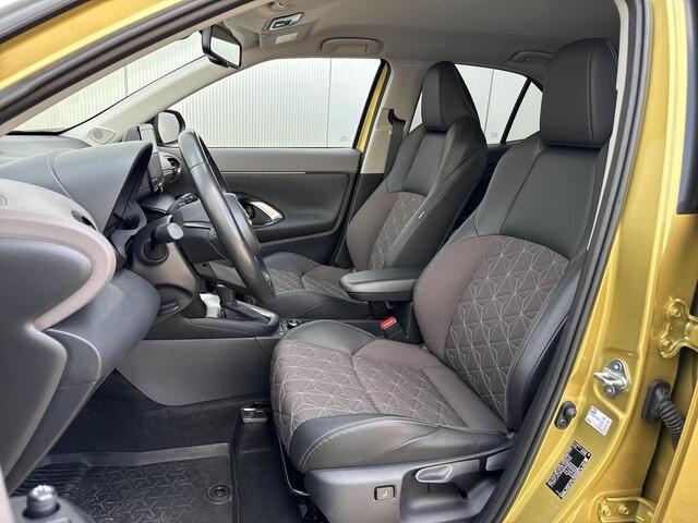 Toyota YARIS Cross 1.5 Hybrid Executive AWD **NAVIAGTIE/ STOEL EN STUURWIELVERWARMING/ DODEHOEK DETECTIE/ 36 MAANDEN GARANTIE**