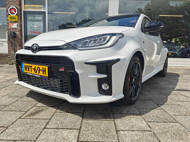 Toyota YARIS 300