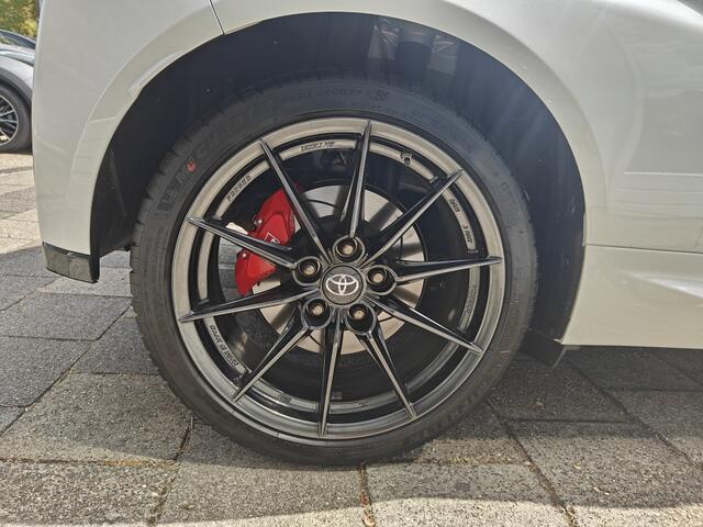 Toyota YARIS 300