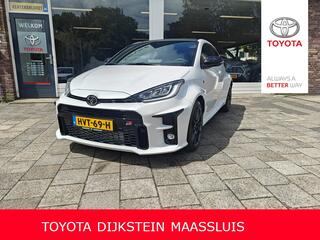 toyota-yaris-300