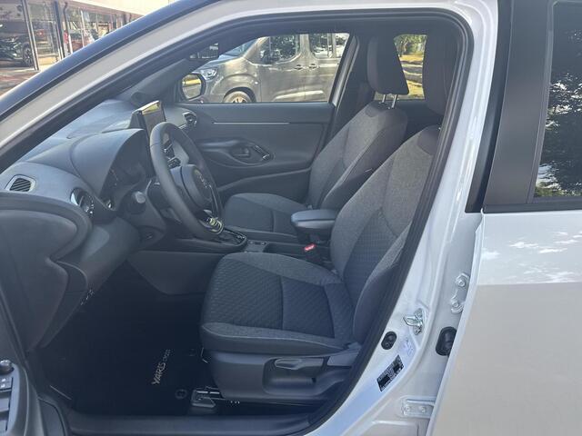 Toyota YARIS Cross 1.5 Hybrid 130 Dynamic | 06-10141018 Voor meer informatie