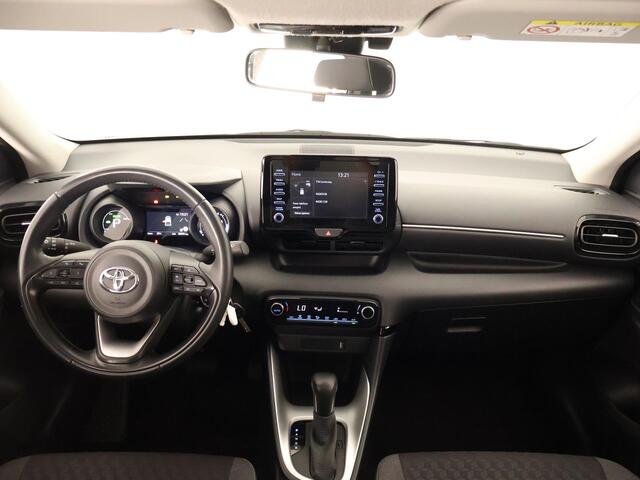 Toyota YARIS 1.5 HYBRID DYNAMIC PACK AUTOMAAT GARANTIE 2-2033! LMV.CAMERA.ADAPTIVE CRUISE.CLOUD NAVIGATIE