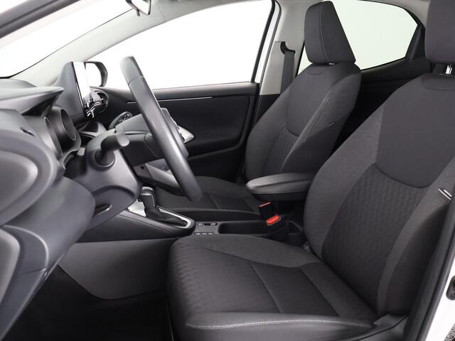 Toyota YARIS 1.5 HYBRID DYNAMIC PACK AUTOMAAT GARANTIE 2-2033! LMV.CAMERA.ADAPTIVE CRUISE.CLOUD NAVIGATIE