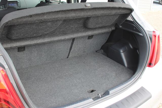 Toyota YARIS 1.5 Hybrid Trend