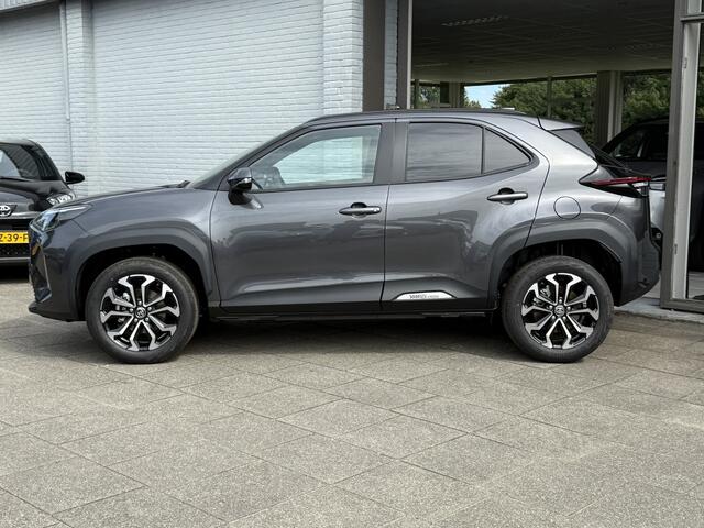 Toyota YARIS Cross 1.5 Hybrid 130 Dynamic Comfortpack|Parkeersensoren|Blindspot|Stoelverwarming Nieuwe auto, direct rijden! Van 36.985,= nu 34.450,= rijklaar!!!