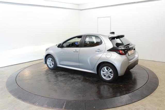 Toyota YARIS 1.5 Hyb Nieuw Rijklaar Camera PDC v+a Stoel/Stuur Verwarming Adaptive Cruise Control