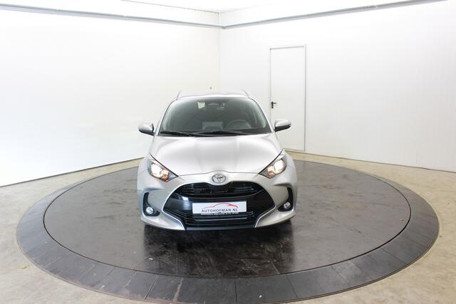 Toyota YARIS 1.5 Hyb Nieuw Rijklaar Camera PDC v+a Stoel/Stuur Verwarming Adaptive Cruise Control