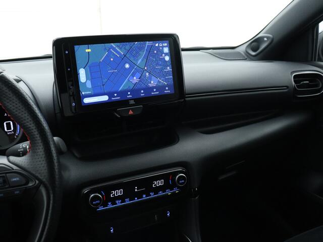 Toyota YARIS 1.5 Hybrid GR Sport Limited | Panoramadak | JBL | Head Up Display | 18"LM Velgen |