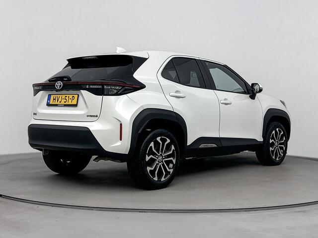 Toyota YARIS Cross 1.5 Hybrid Dynamic Limited | Parkeercamera | 17" Lichtmetalen velgen | Apple Carplay -/ Android Auto |